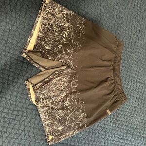 Lululemon men’s surge shorts 6”
